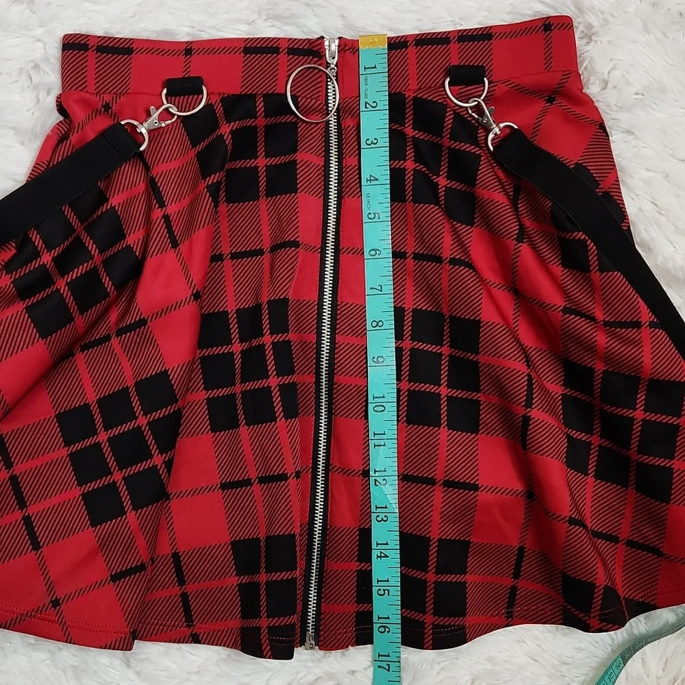 Black & Red Plaid O-Ring Gothcore Skater Skirt - Picture 7 of 7